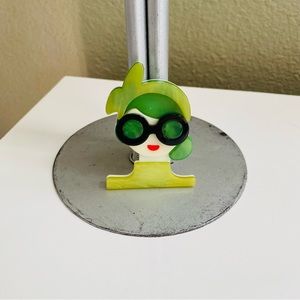 Retro Acrylic Lady Brooch Pin Green NWT